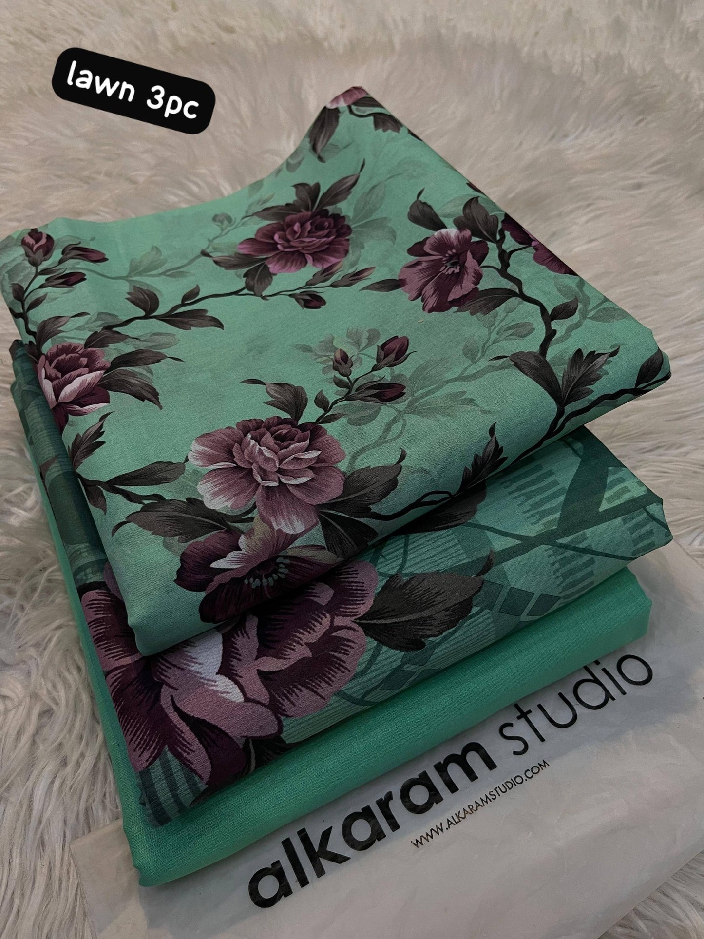 Alkaram Lawn 3 Piece