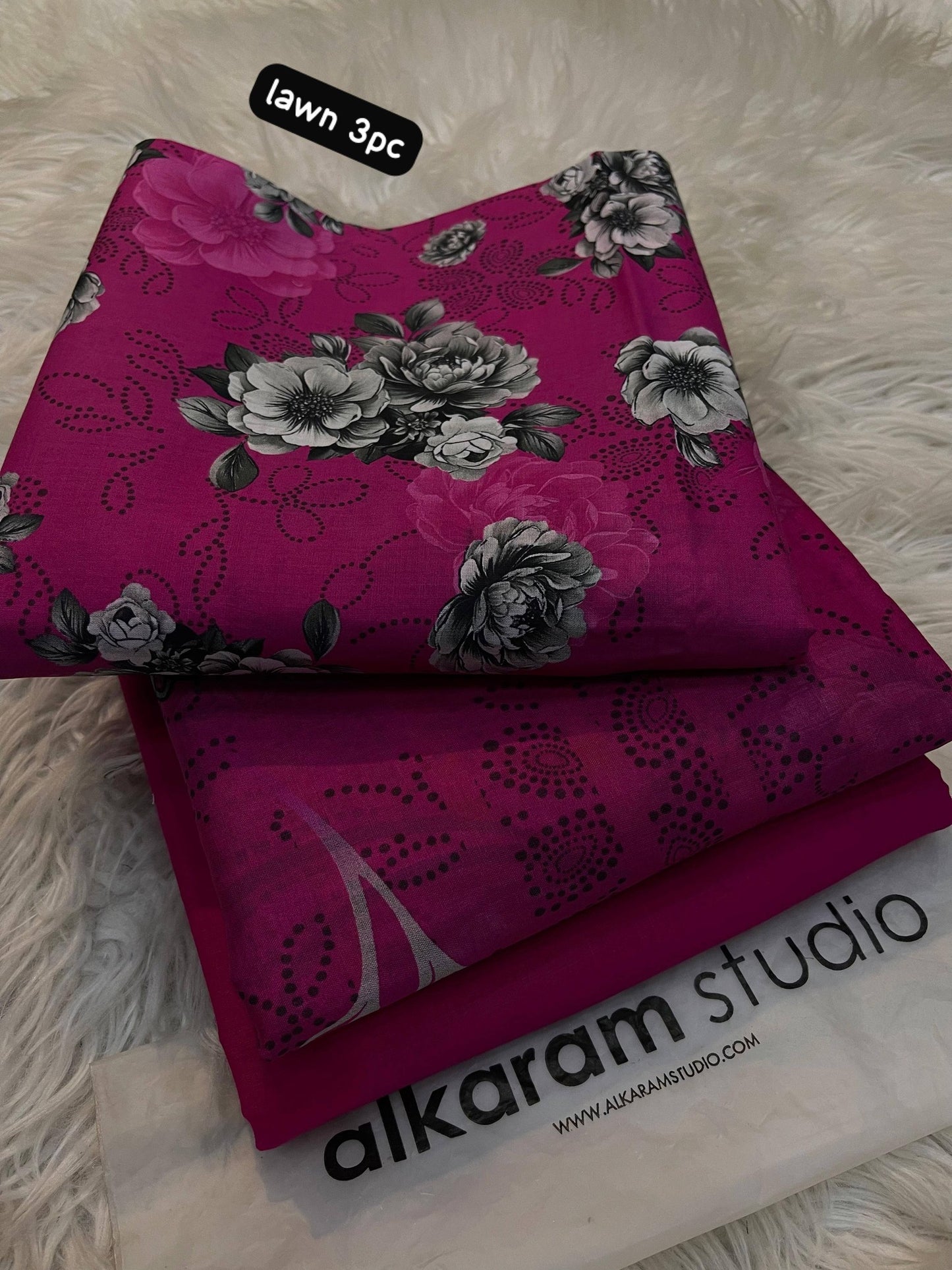 Alkaram Lawn 3 Piece