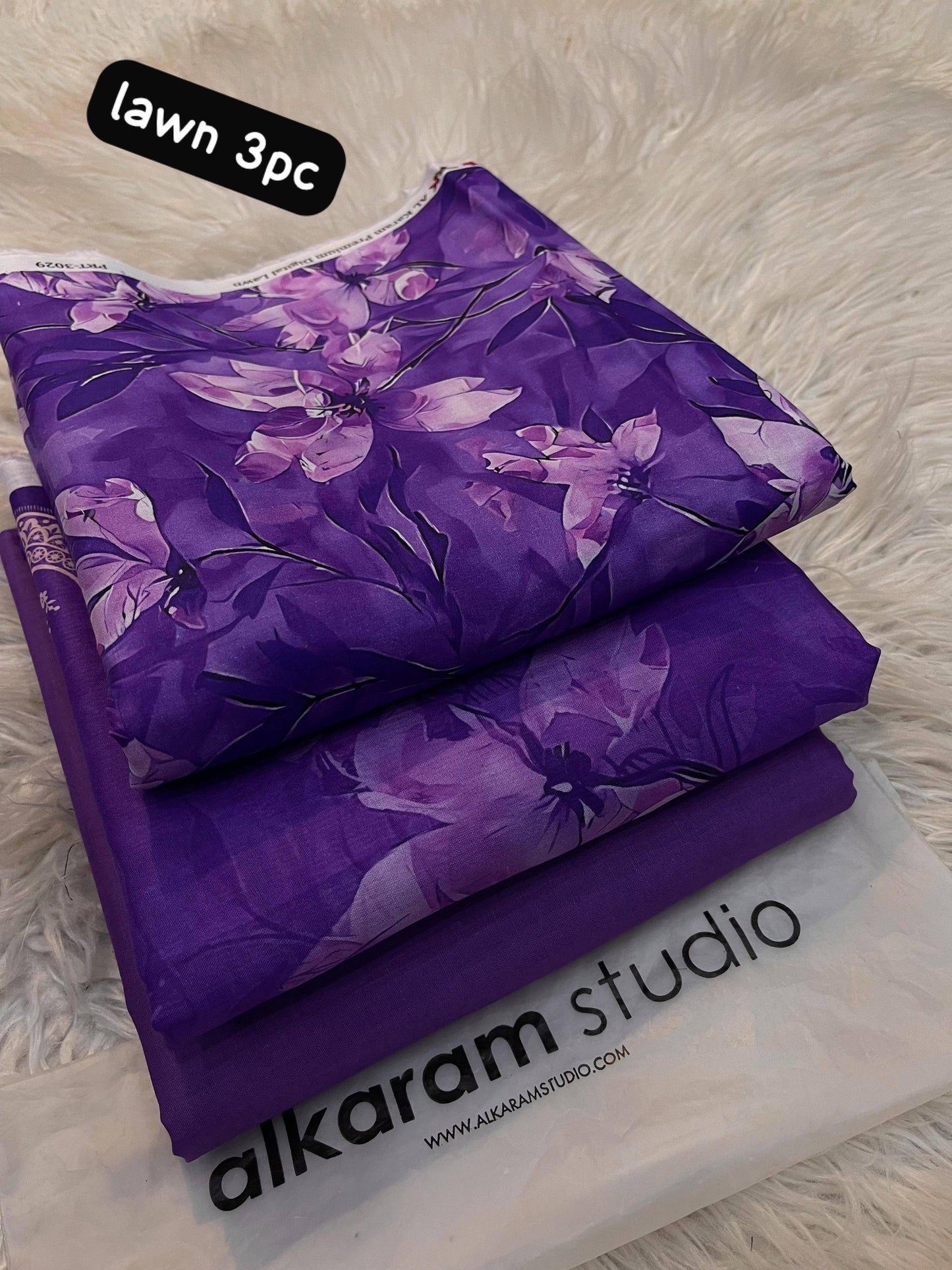 Alkaram Lawn 3 Piece