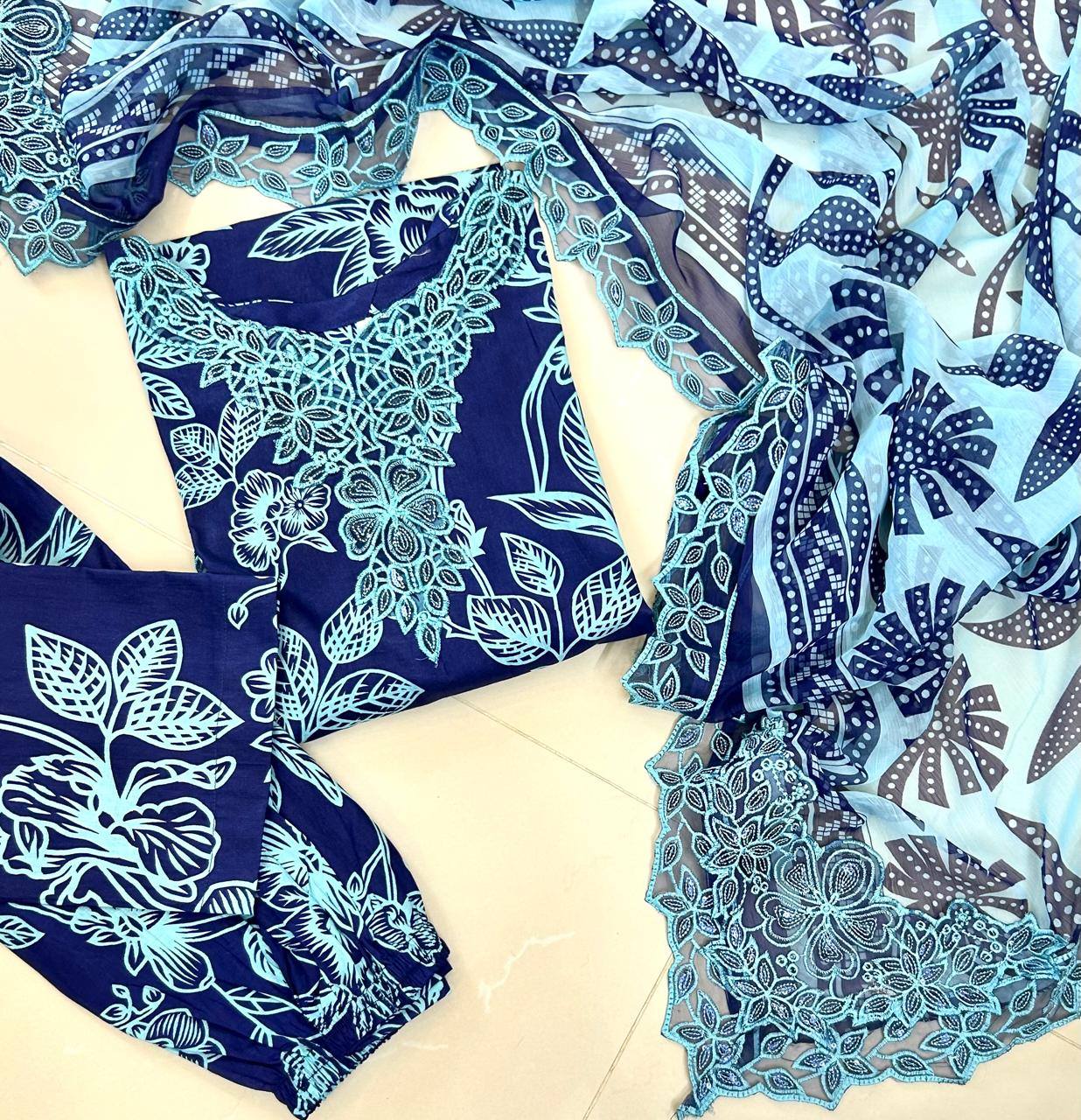 Hot Embroidered lawn Dress 3 Piece