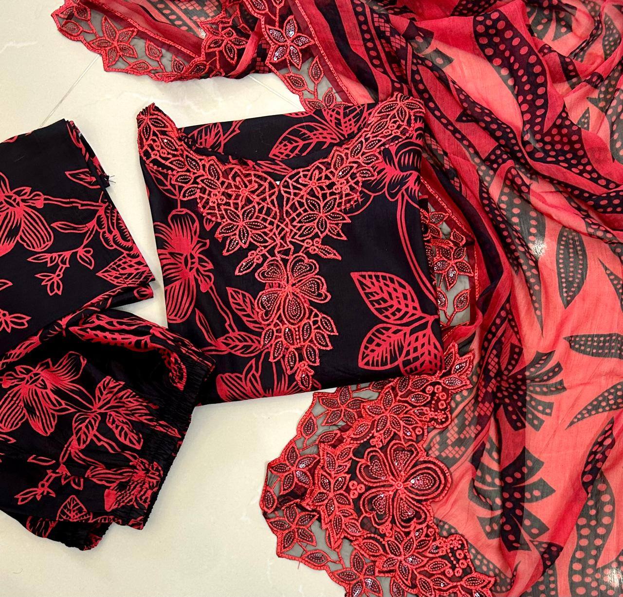 Hot Embroidered lawn Dress 3 Piece