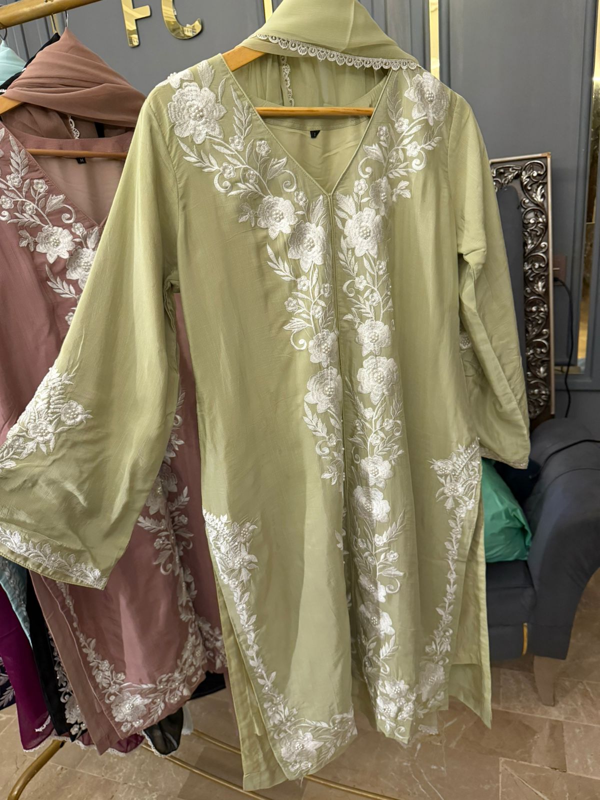 Rawsilk floral embroidered Suit